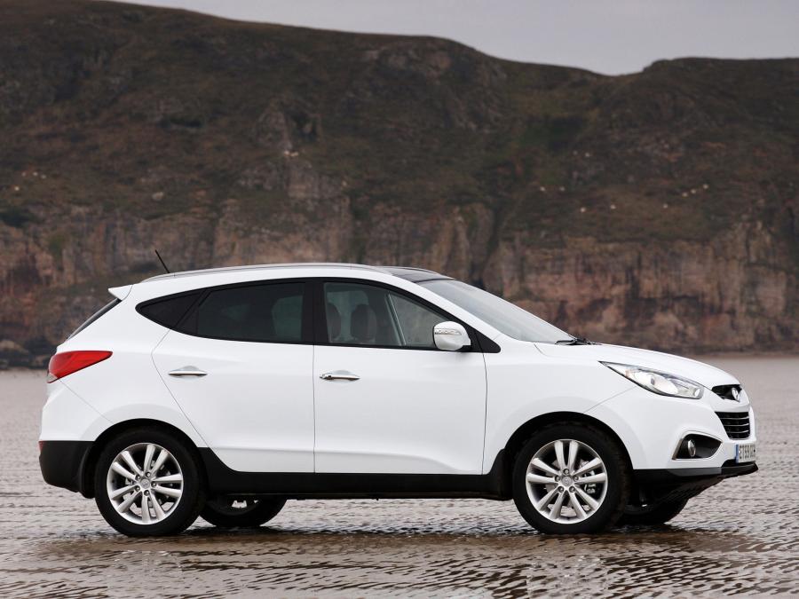  Hyundai ix35 2010 года  (UK) (фото 13 из 22)